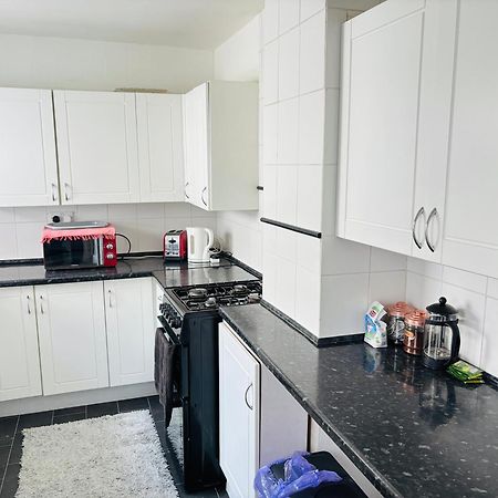 Entire 3 Bedroom House- Free Parking Liverpool Exteriér fotografie